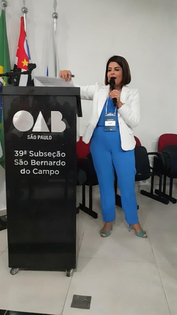 Juliana Rosa palestrando na OAB São Bernardo do Campo